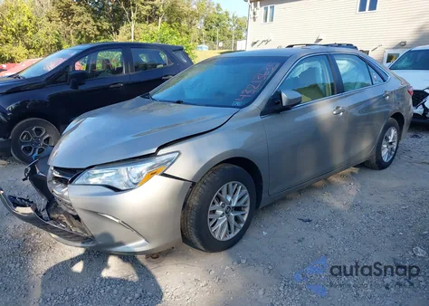 2016 Toyota Camry Le/Xle/Se/Xse z USA, uszkodzony, nr VIN 4T4BF1FK4GR553454
